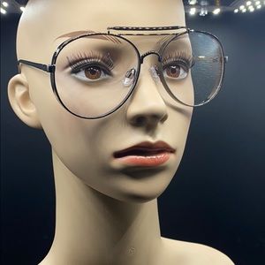 Fashionable eyewear